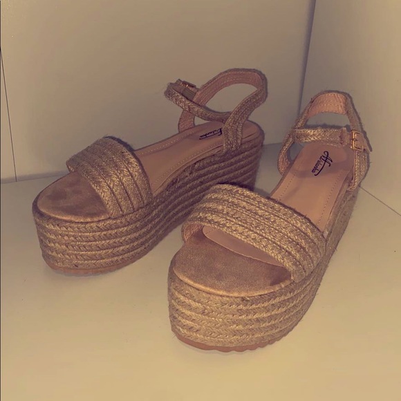 Platform Heels - Picture 1 of 3